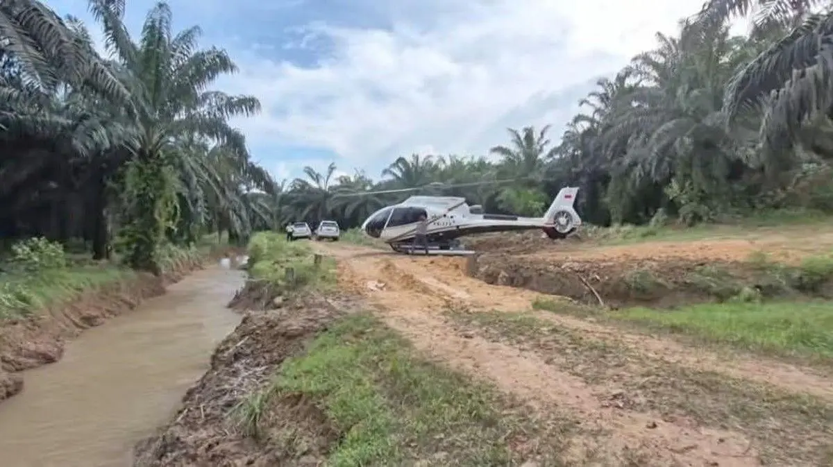 Helikopter Jatuh di Kalbar 6 Orang Hilang 1 Helikopter Jatuh di Kalbar 6 Orang Hilang